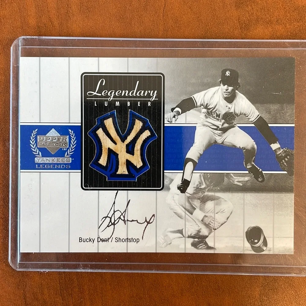 *RARE* Upper Deck: Yankees Legends - Bucky Dent - Legendary Lumber! ⚾️ - Picture 1 of 4